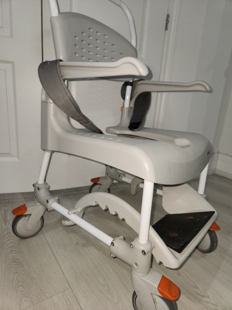 Commode Shower Chair/ Transport Chair image indicator(2)