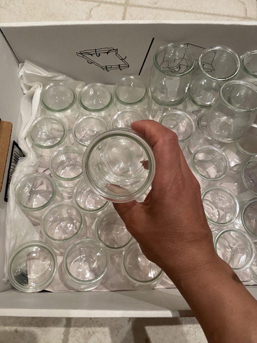 Box of mini jars (approx 90 jars) - photo 2