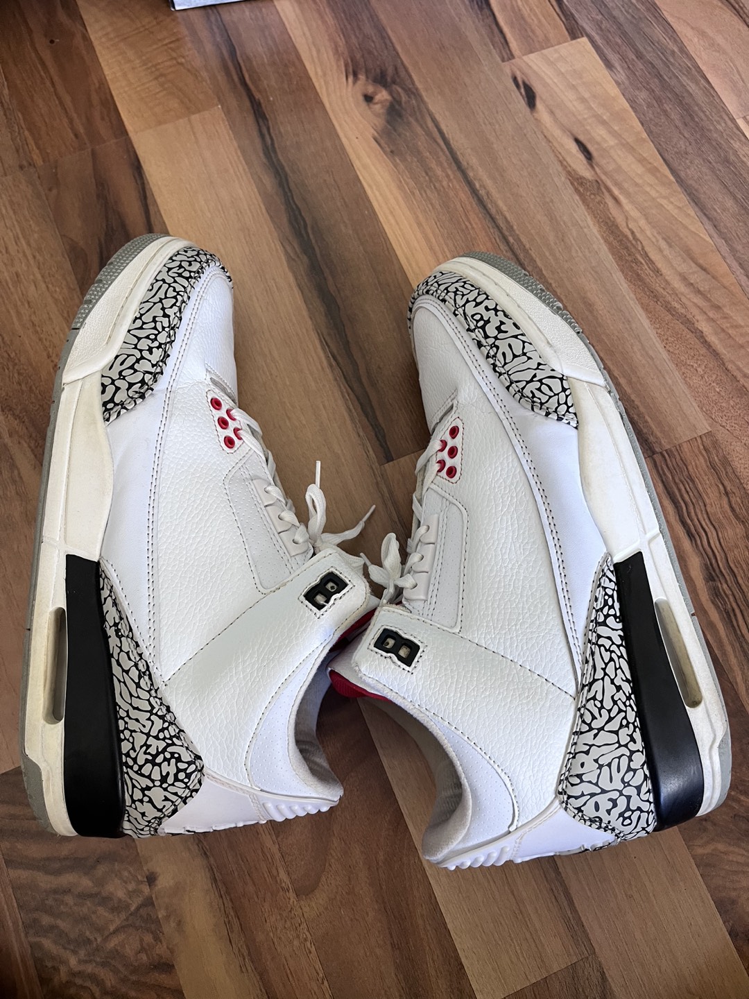 Jordan 3 White Cement Size 11 7.5/10 - photo 2