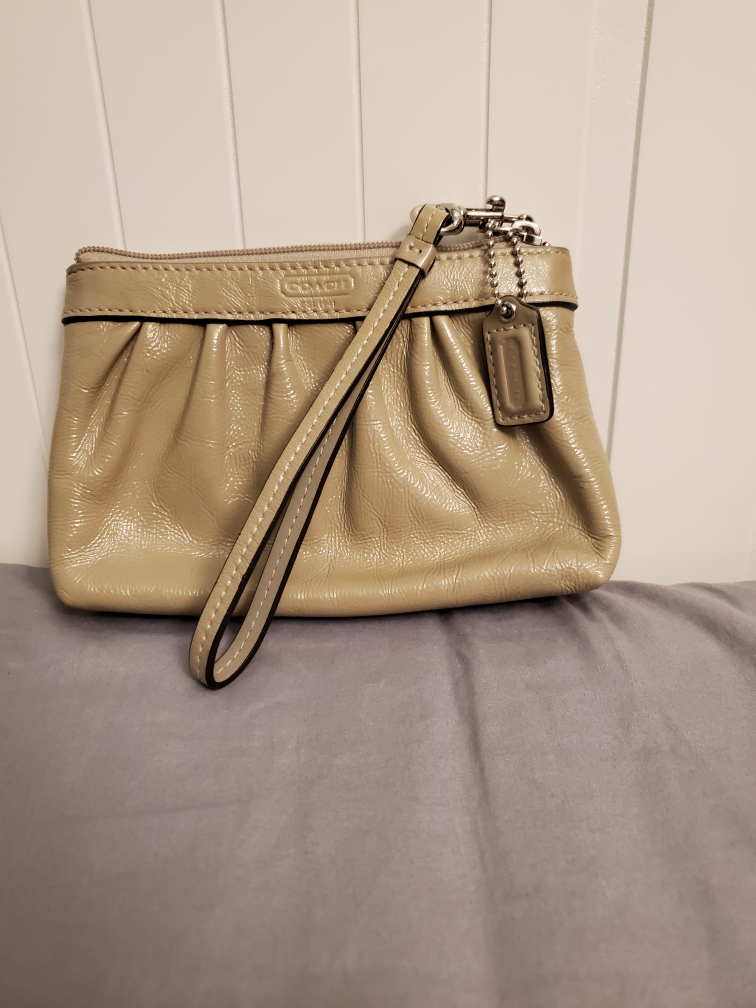 Authentic coach beige patent leather wristlet thumbnail