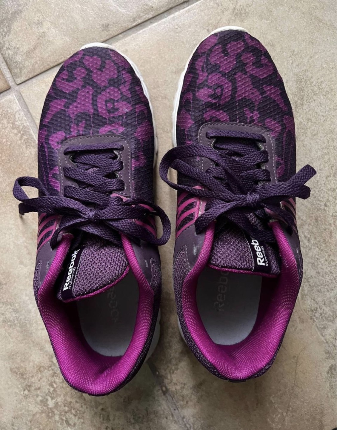 Reebok shoes for women size 7 image indicator(2)