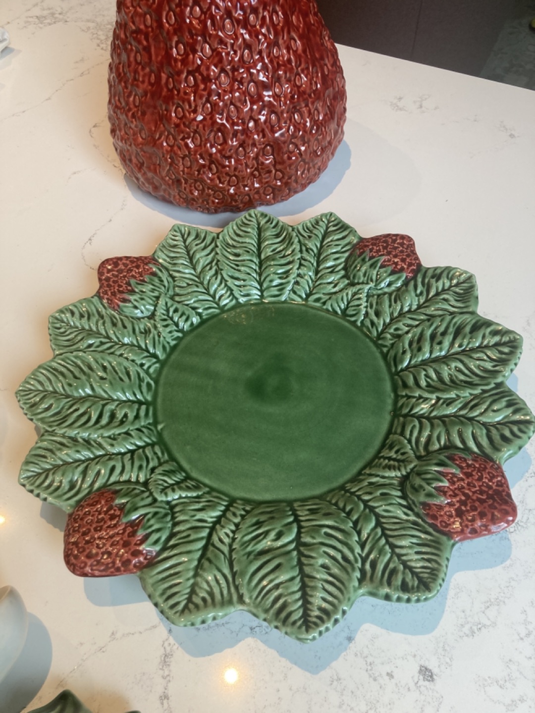 R. Bordallo Pinheiro Vintage Strawberry Tureen image indicator(7)