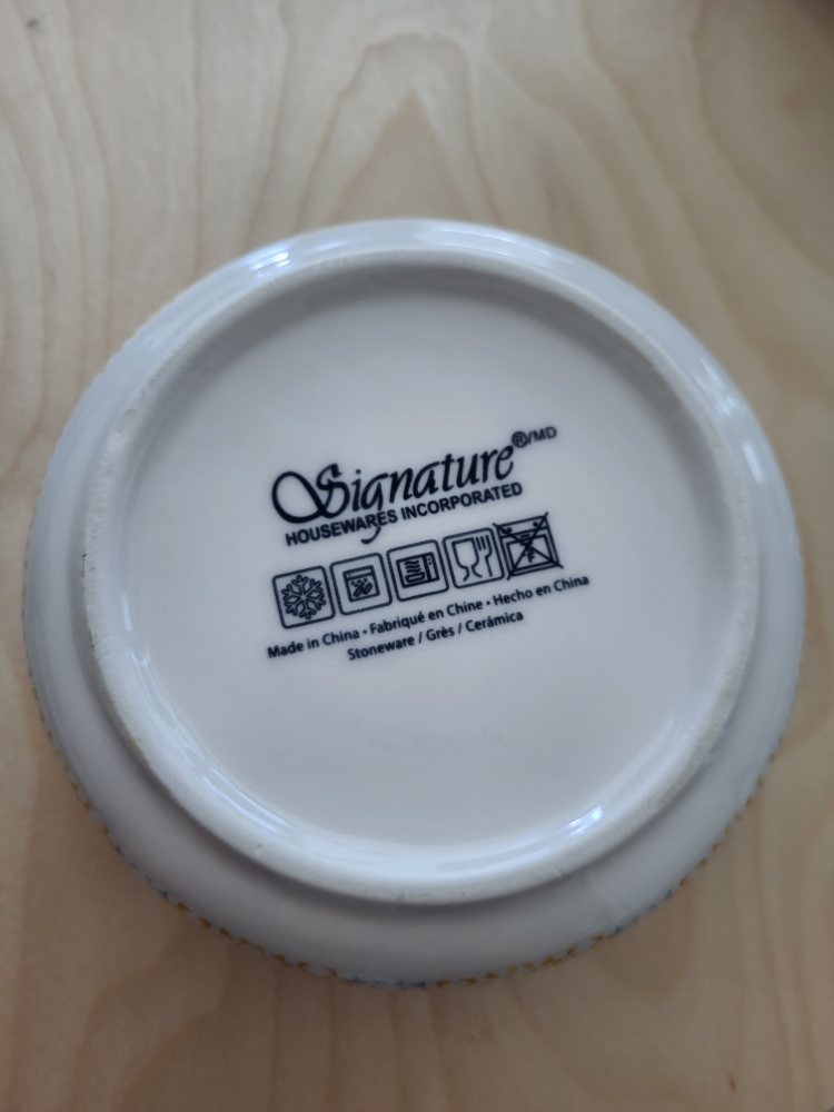 Signature Housewares Stoneware Bowls #freecycle image indicator(5)