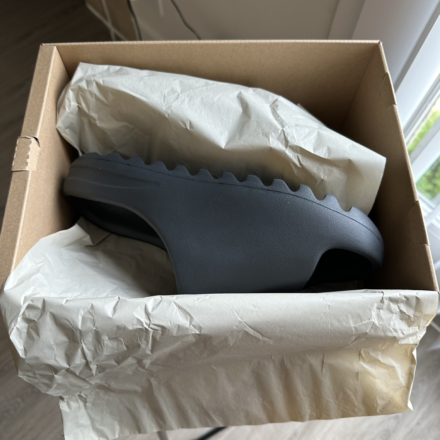 Adidas YEEZY Slides ONYX image indicator(8)