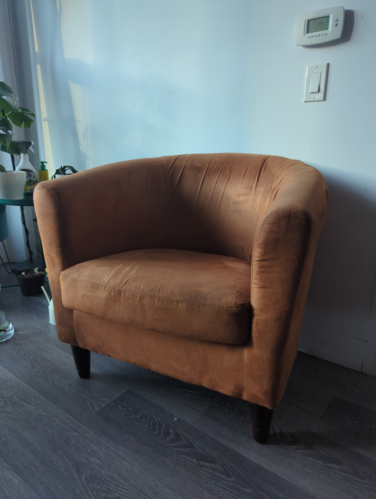 Ikea accent chair thumbnail