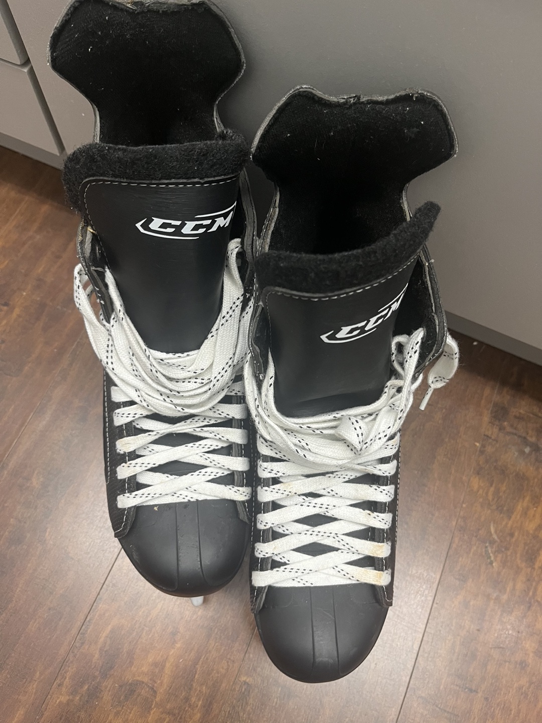 CCM Intruder Size 10 Adult Skates
