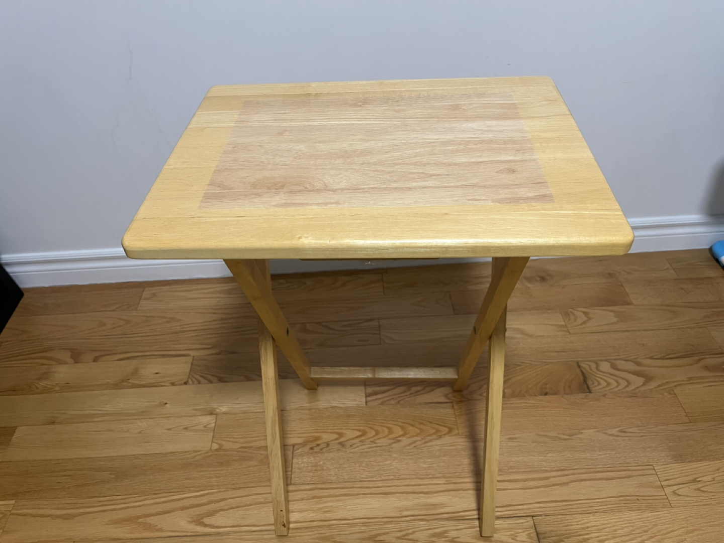 Solid wood foldable tray table