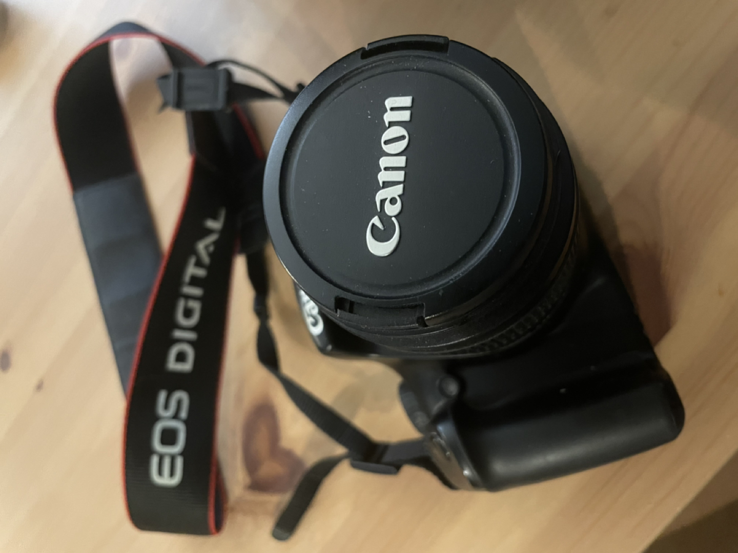 Canon EOS Rebel T3 Bundle (+Bag and Zoom Lens) image indicator(2)