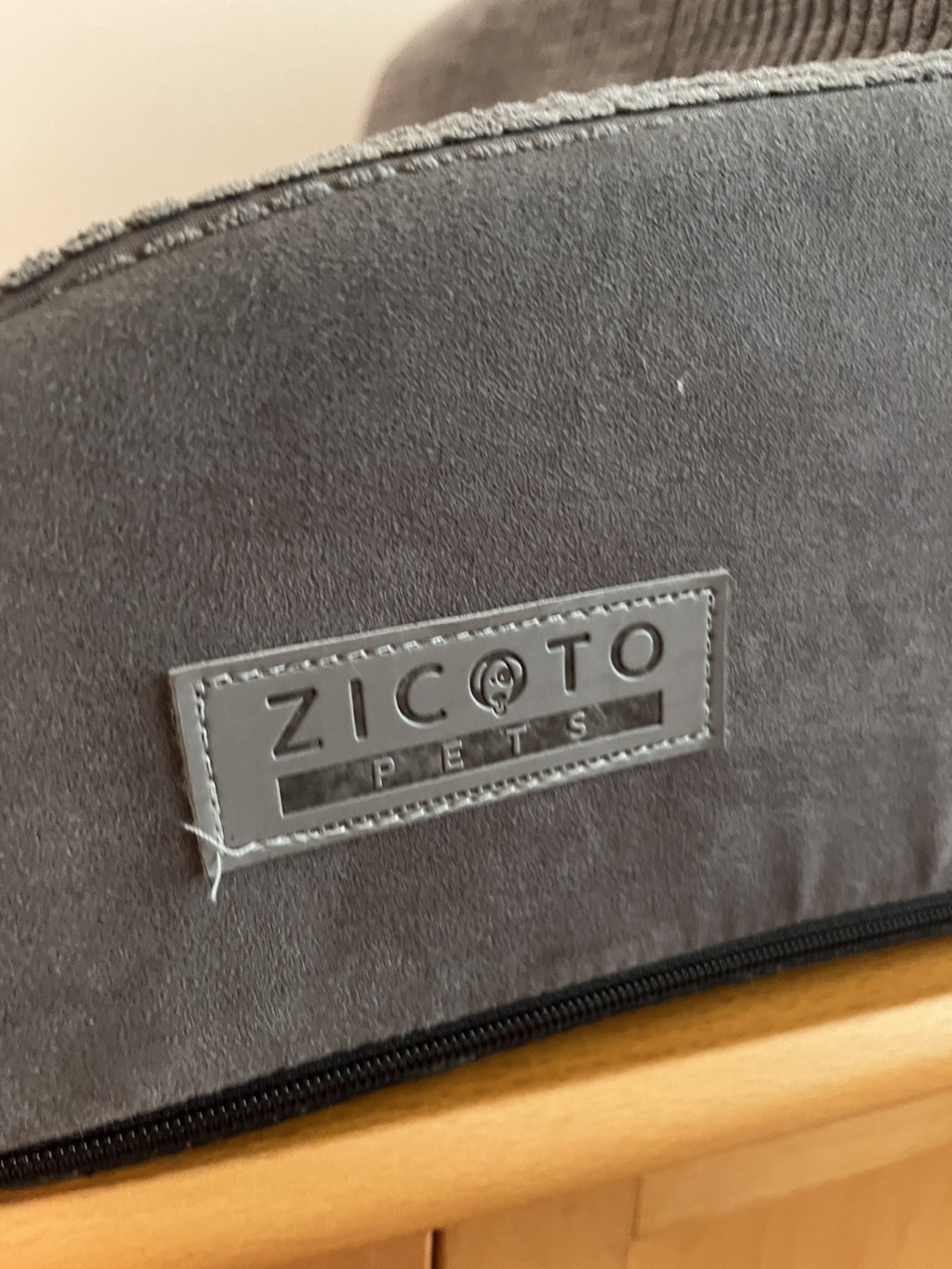 Pet climb stairs to sofa image indicator(2)