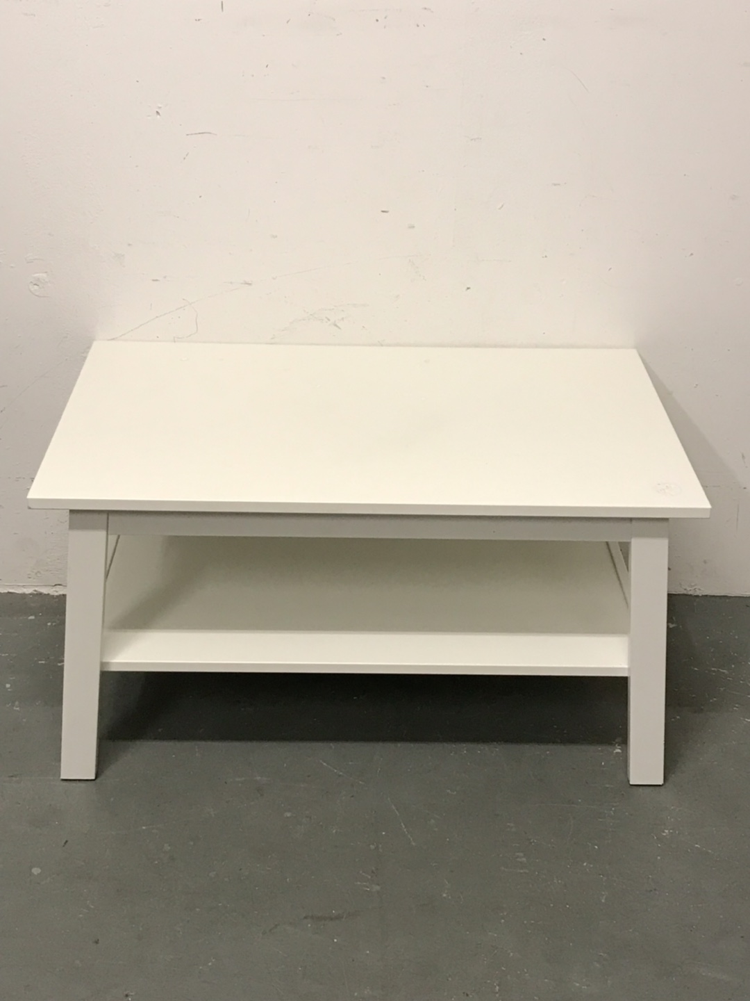 IKEA Elegant White Coffee Table 90cm Wide - photo 5