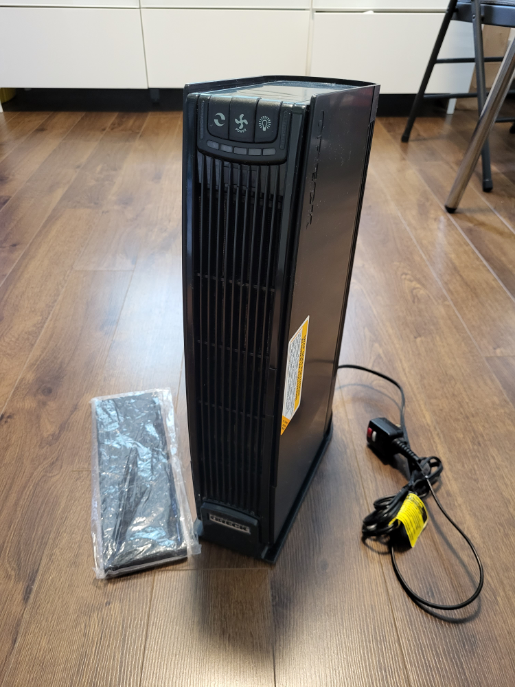 Oreck Air Cleaner/Purifier with brand new air filter