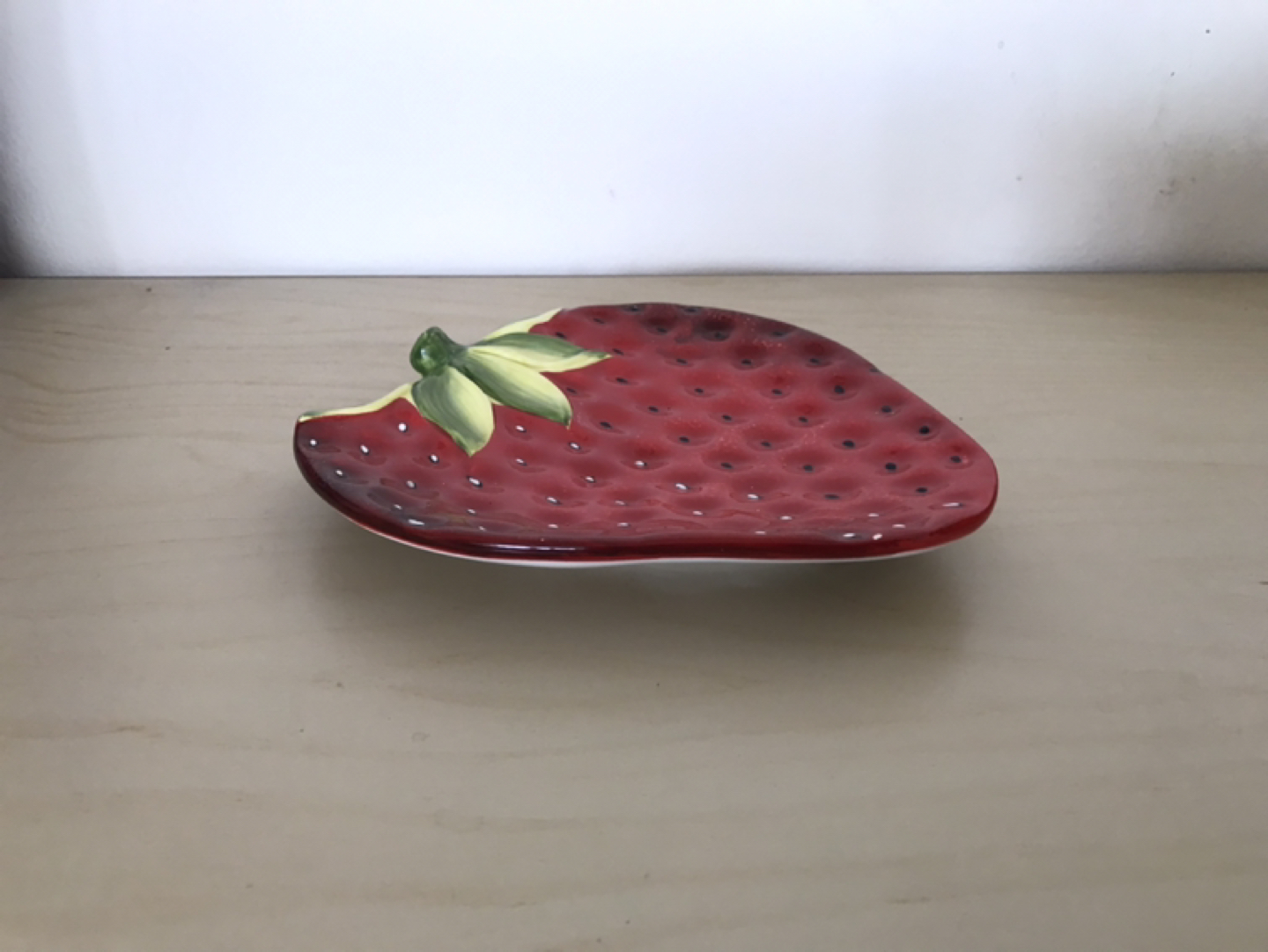 Strawberry dessert plates (2) image indicator(4)