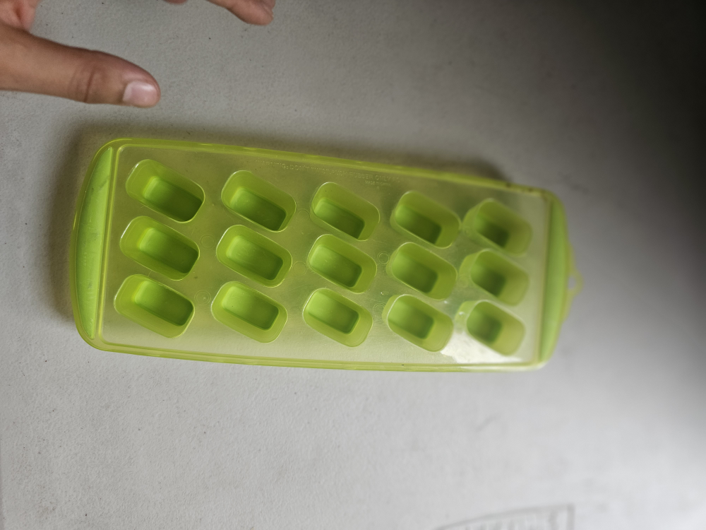 free ice cube tray #frecycle  thumbnail