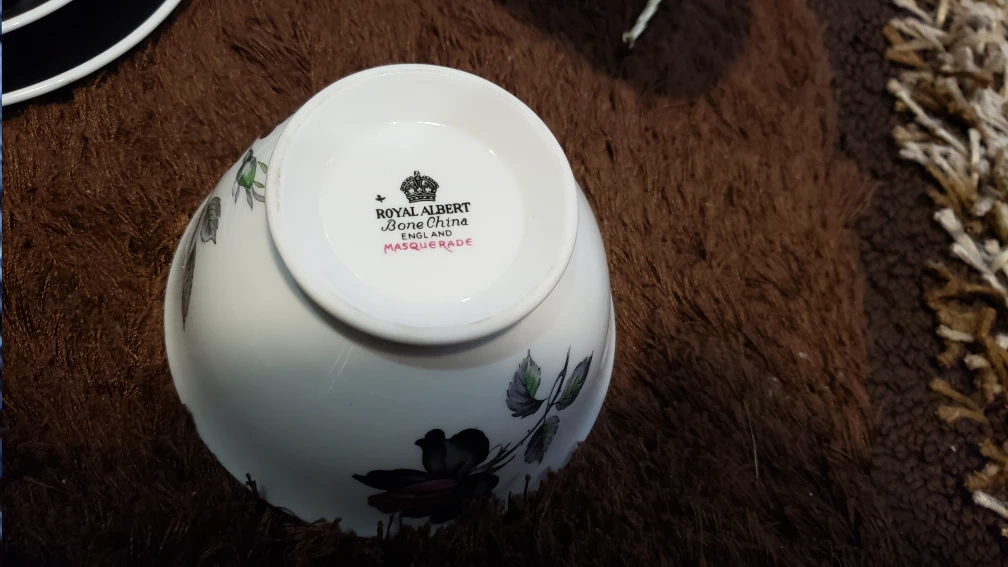 4 trio coffee/tea sets of Royal Albert's Masquerade image indicator(6)