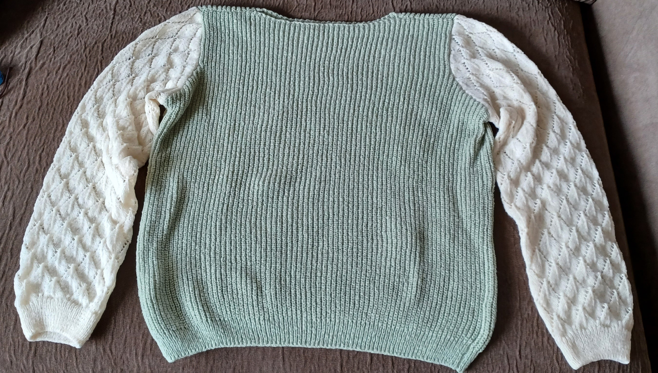 Sweater thumbnail