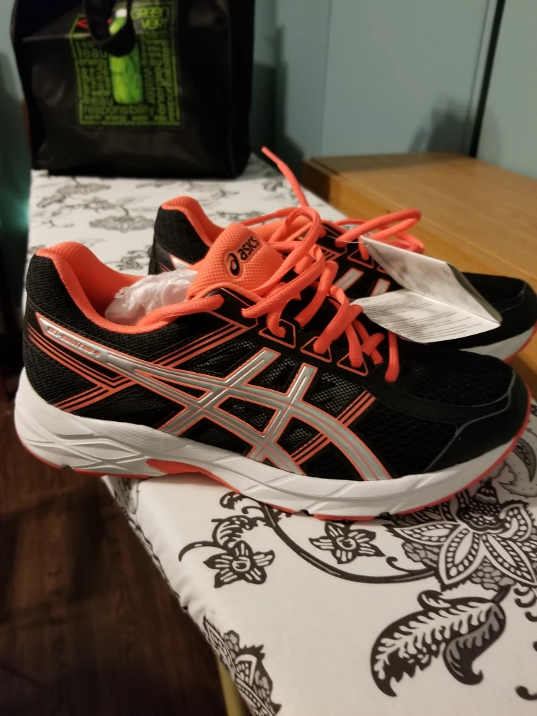 Running shoes