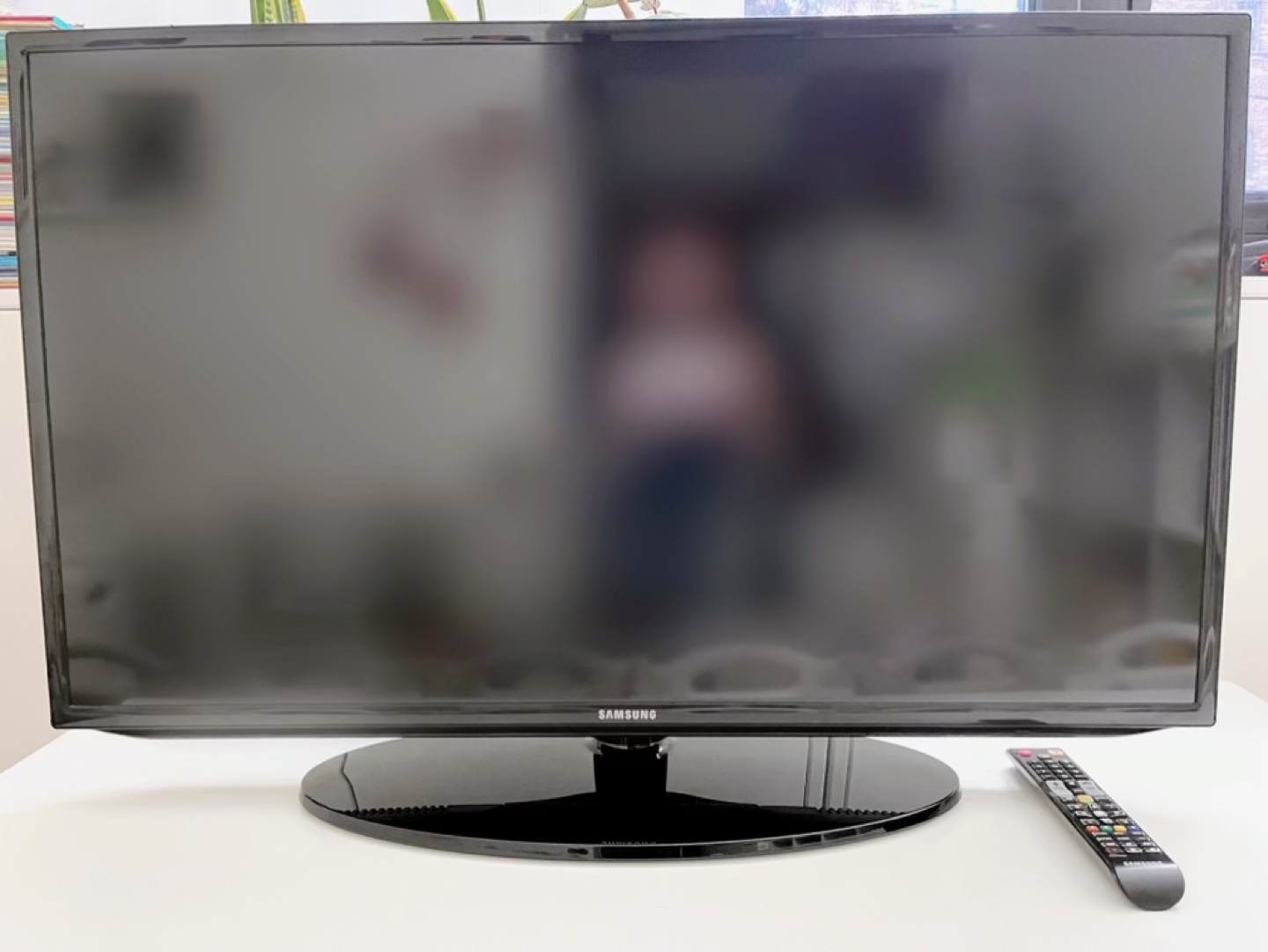 Samsung 40” Smart TV - photo 2