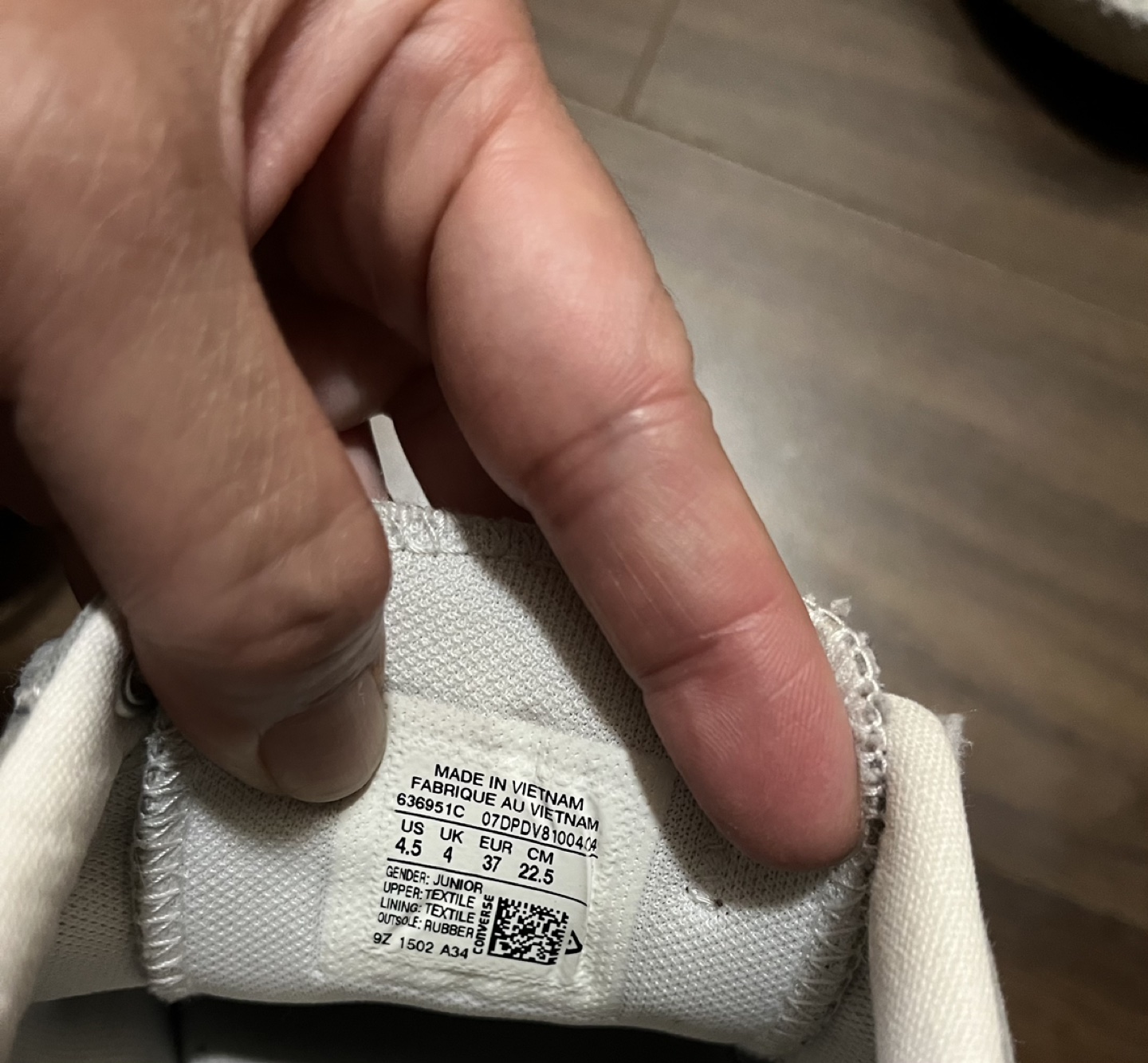 Converse Sneakers “$�” image indicator(3)