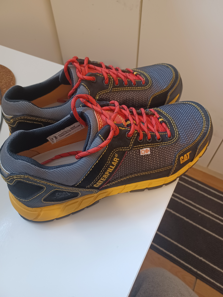 Safety Shoes - size 10