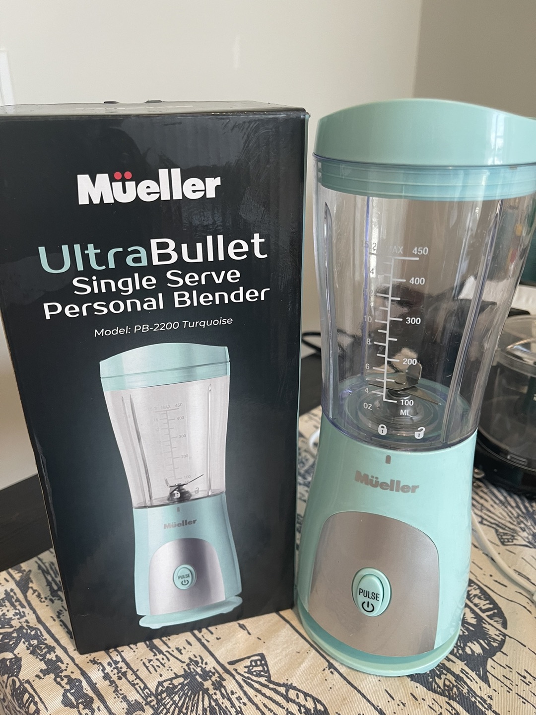 blender w/ detachable personal on-the-go cup