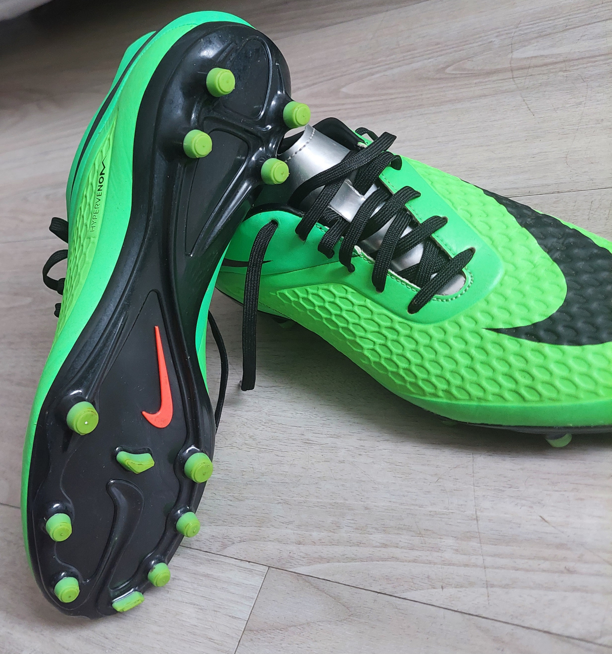 soccer cleat image indicator(2)