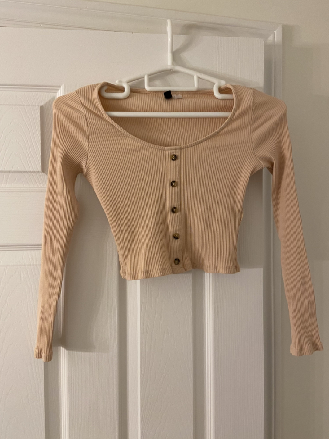 H&M Nude Cropped Shirt image indicator(5)
