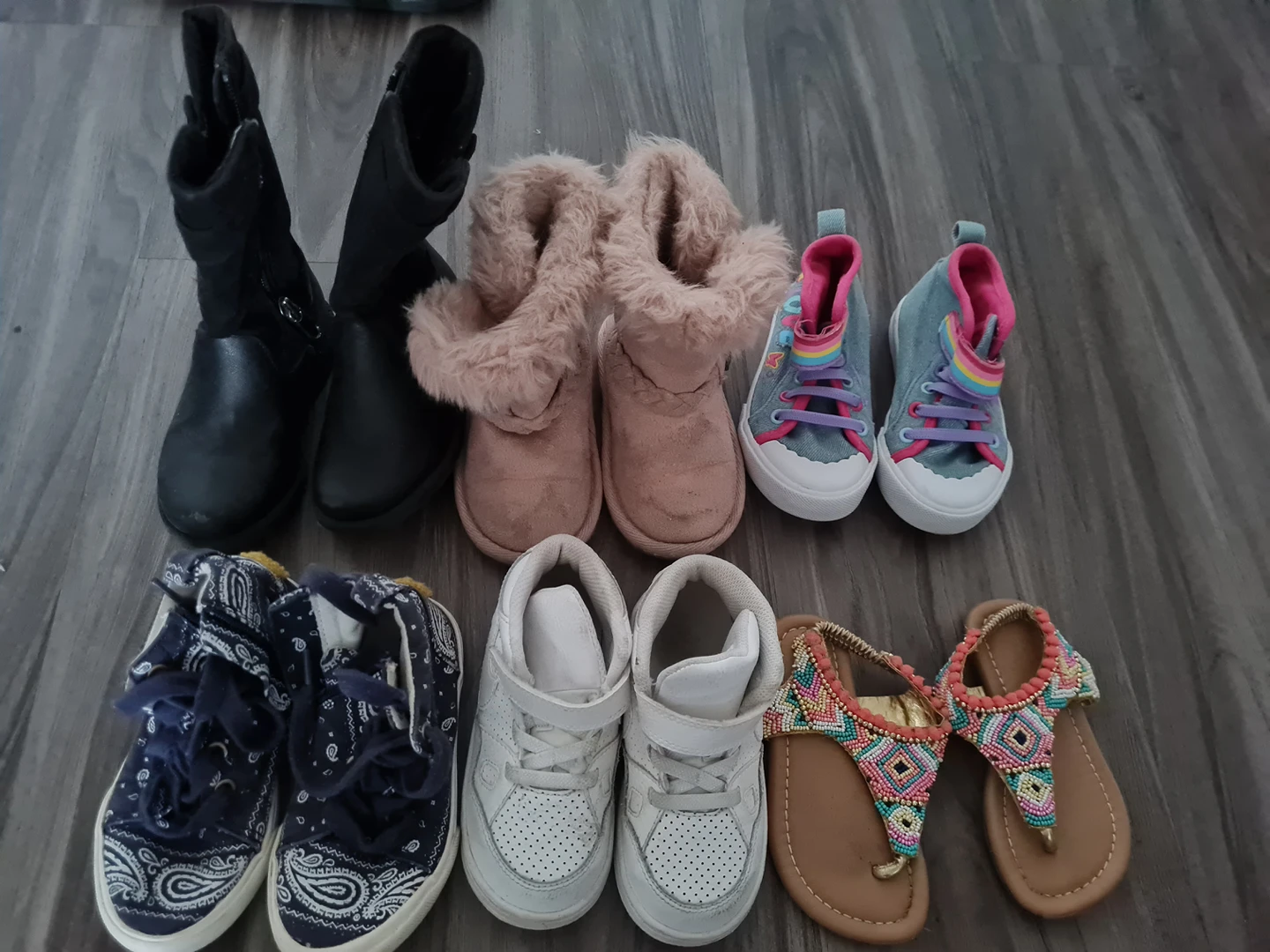 Girls shoes