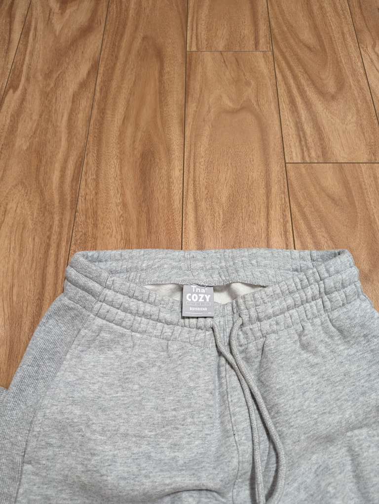 TNA cozy fleece boyfriend sweatpant in size XS