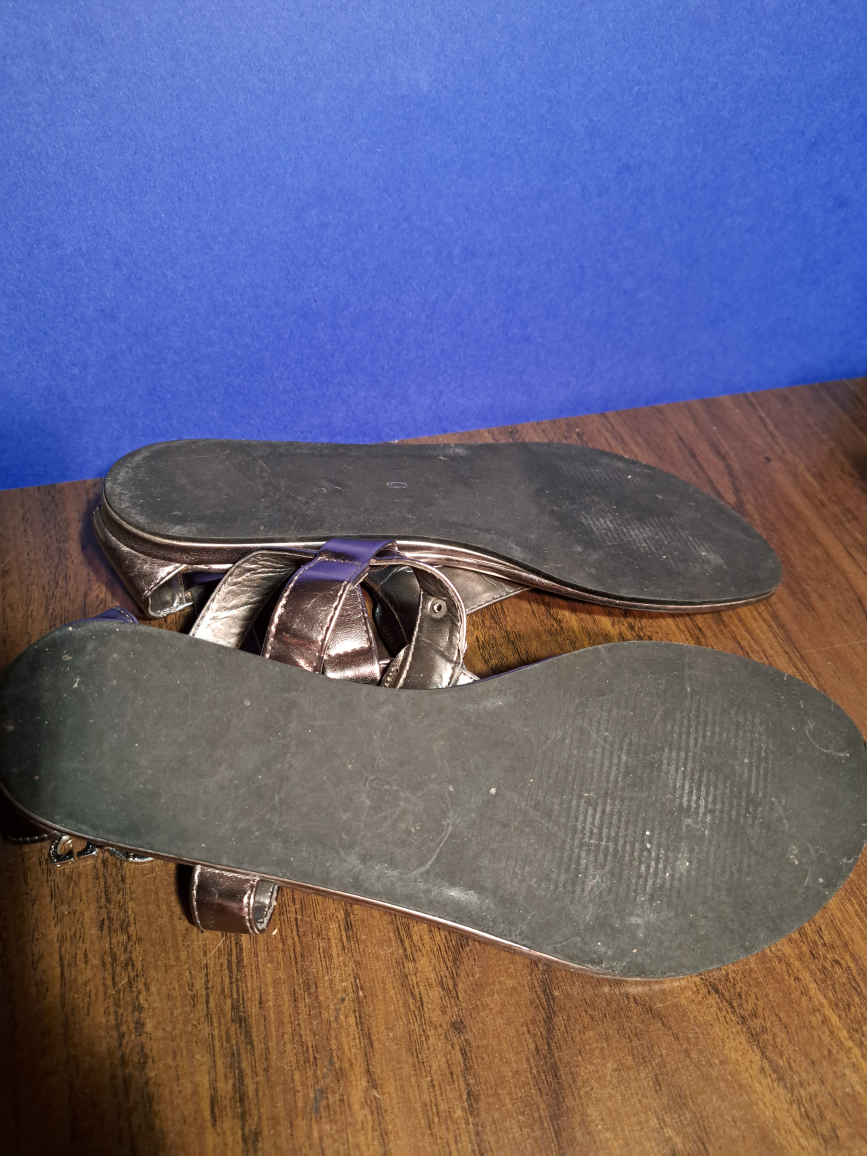 Guess Gold Flat Sandles - photo 3