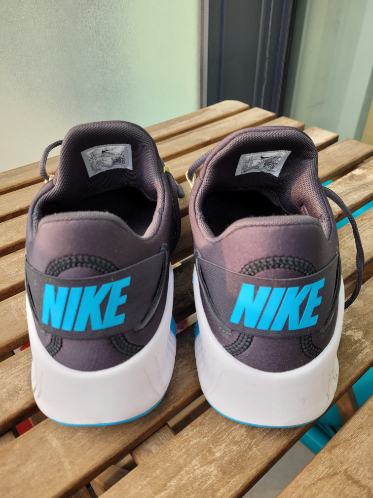 Men's sports shoe