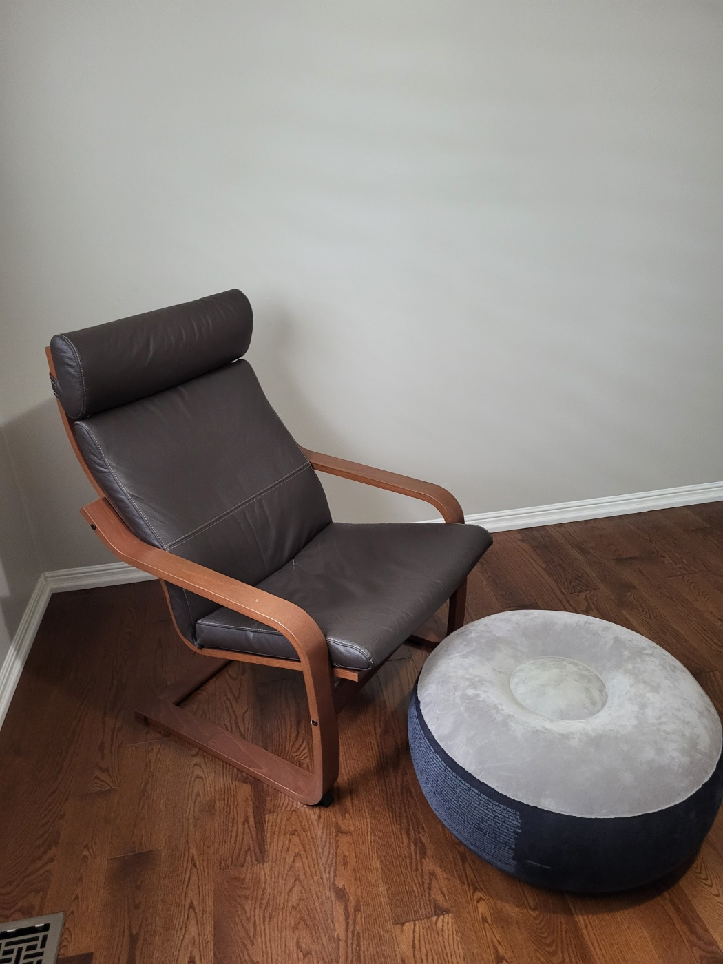 IKEA POANG Leather Armchair thumbnail