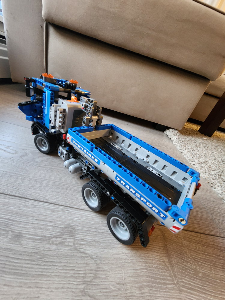 Lego Technic 8052 container truck  - photo 5