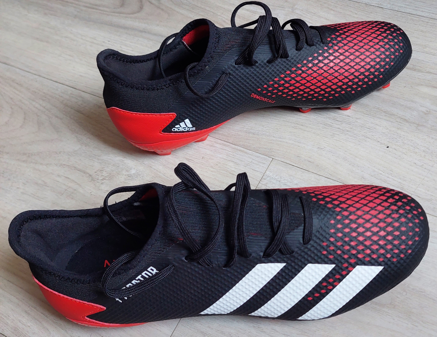 Adidas predator 20.3
 image indicator(2)