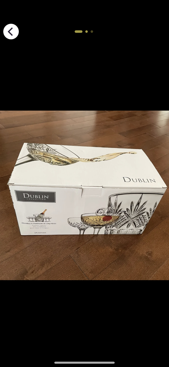 BNIB champagne set thumbnail