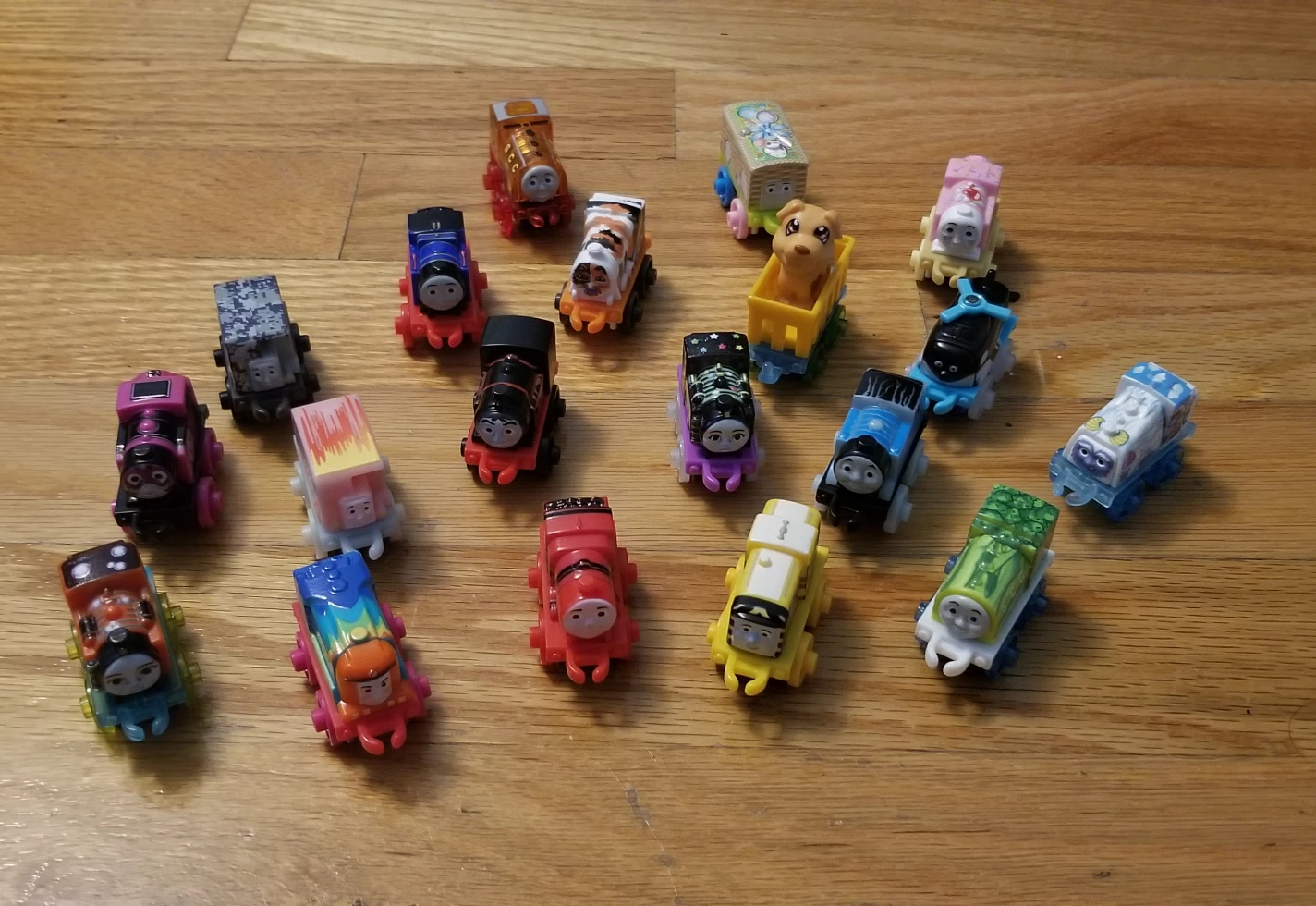 thomas the train minis toy trains