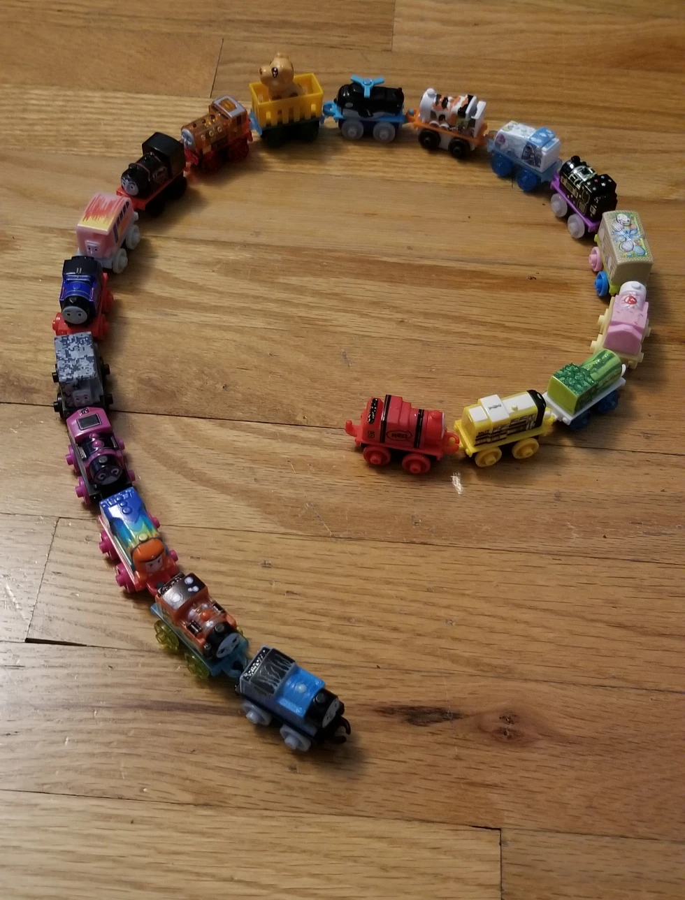 thomas the train minis toy trains - photo 2