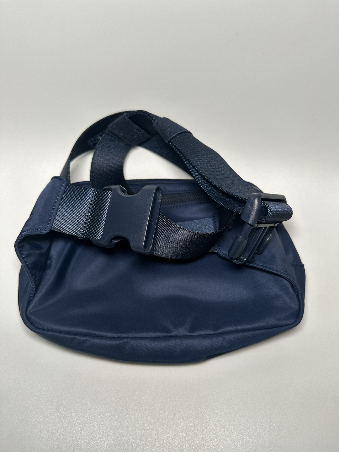 Lululemon - Everywhere Belt Bag 2L - True Navy image indicator(2)