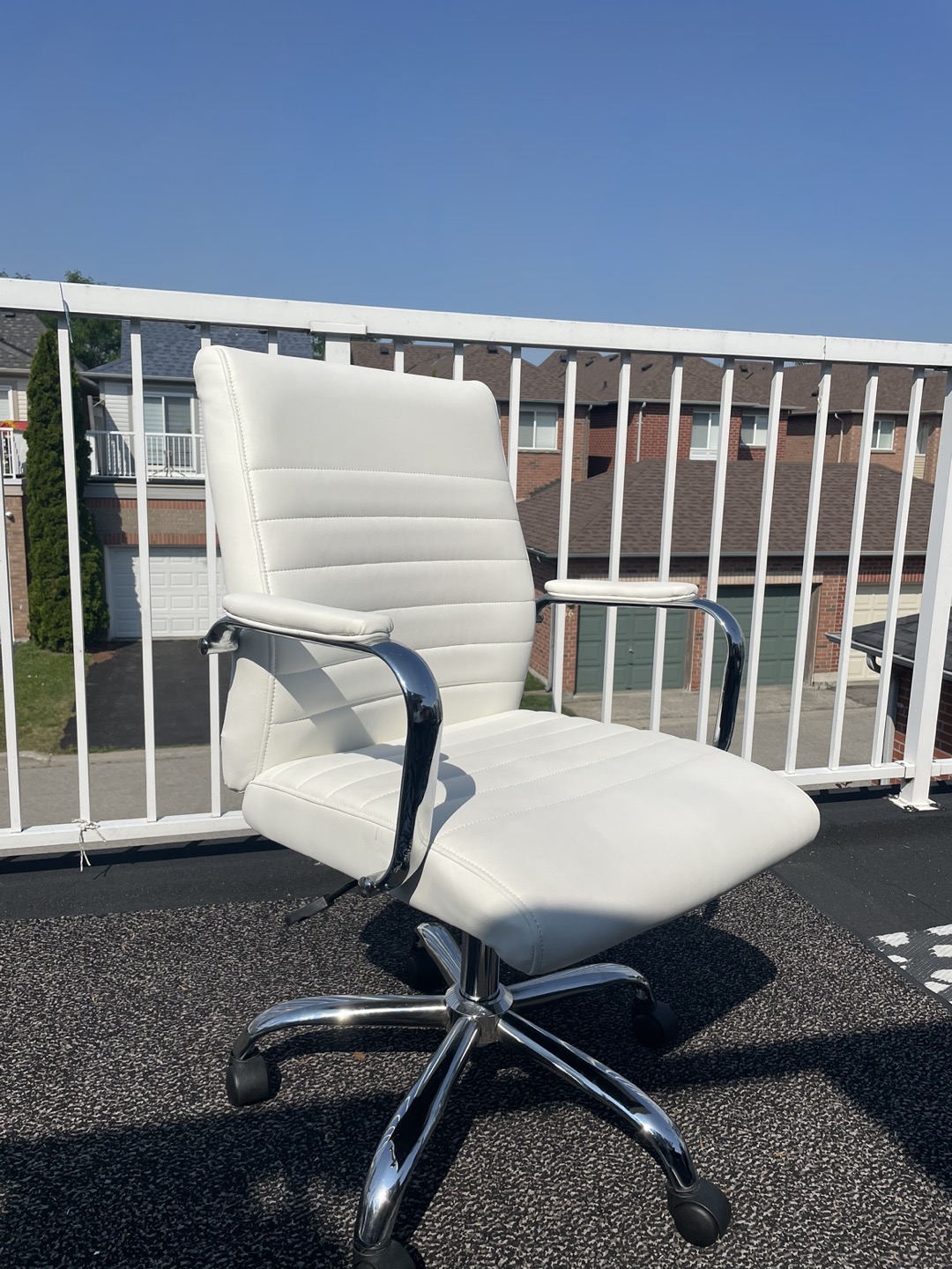 White Office Chair - photo 2