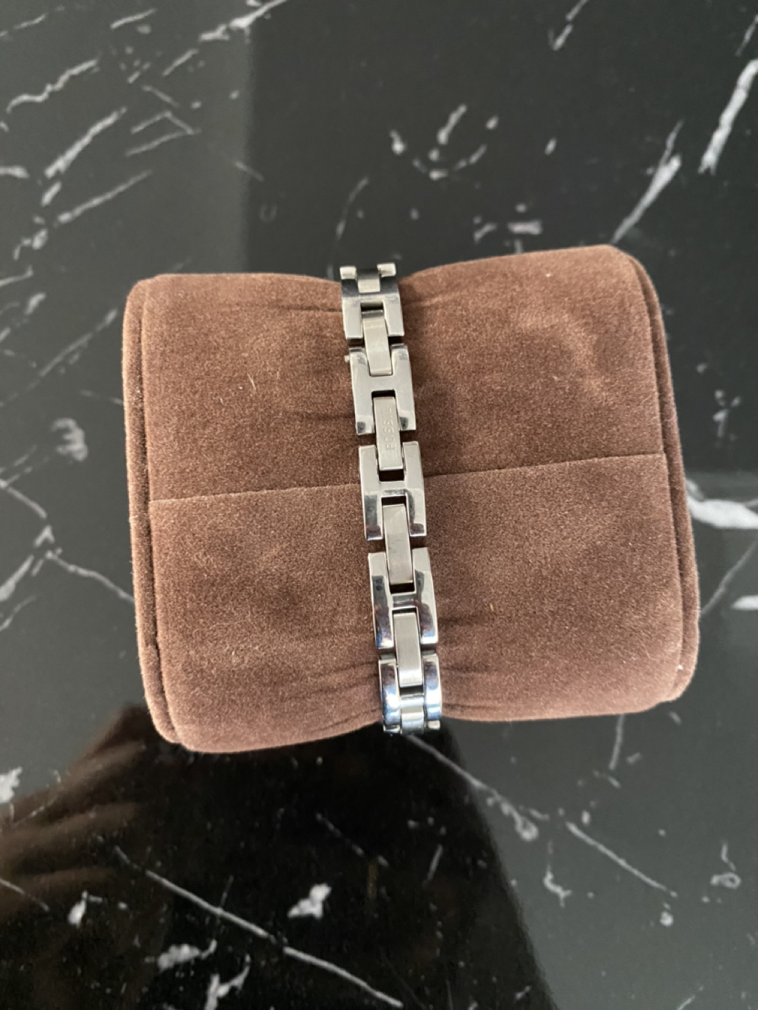 Fossil silver watch image indicator(2)