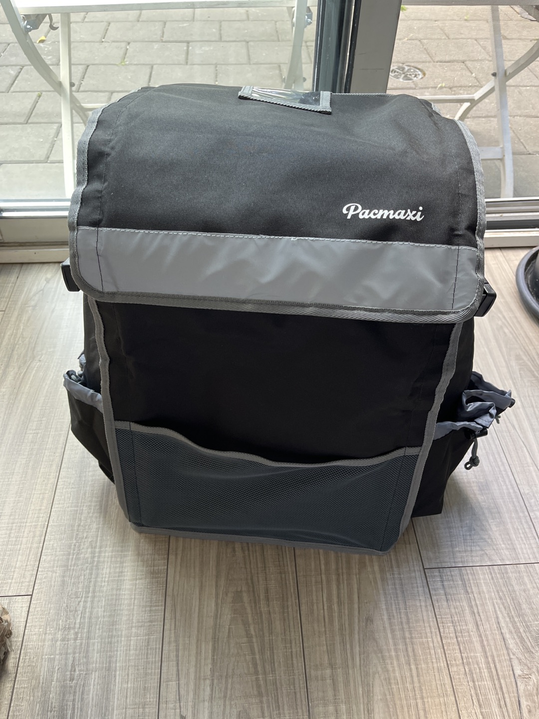 Food delivery backpack