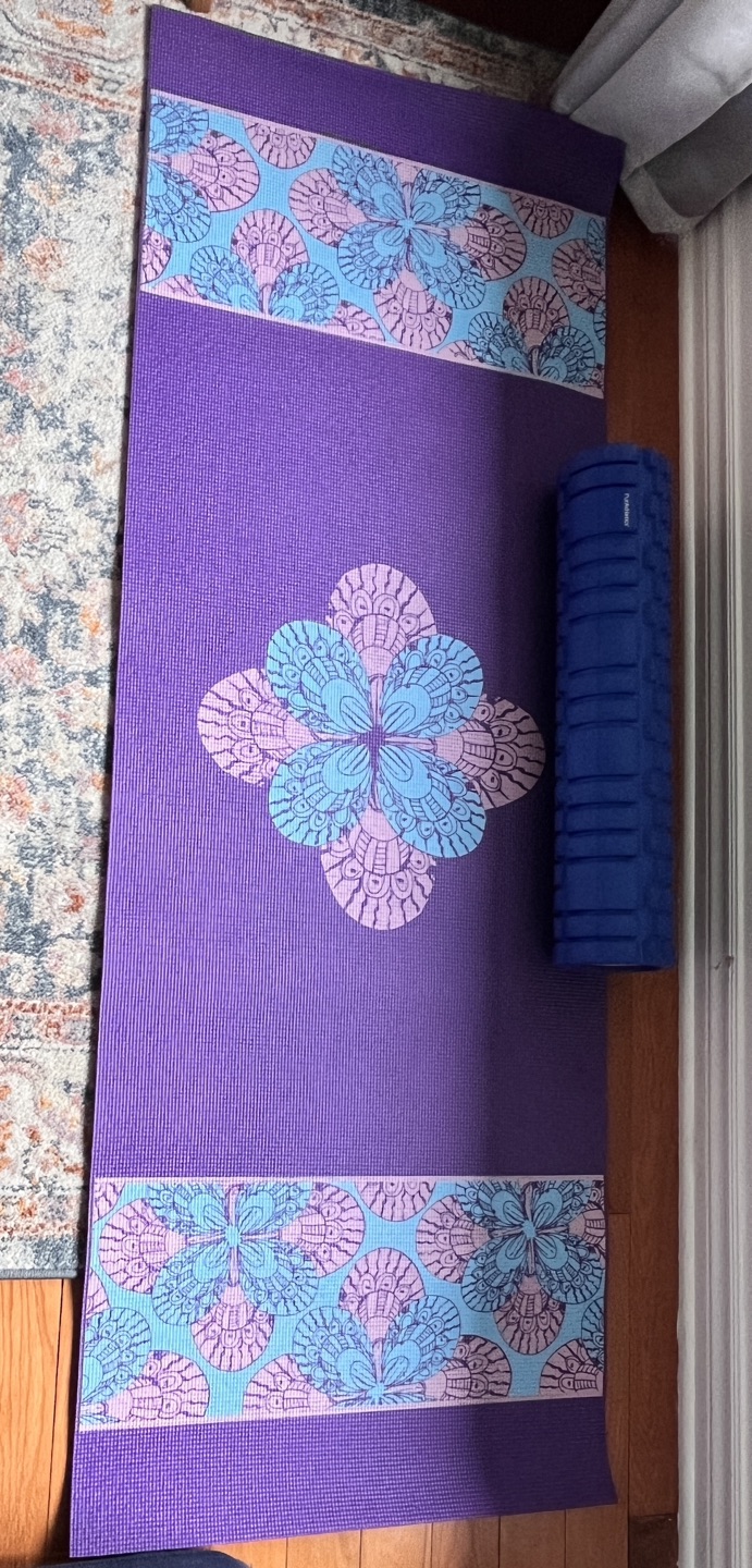 Yoga mat & deep tissue form roller💰