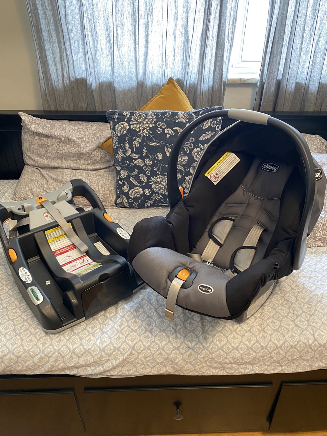 Chicco keyfit 30 infant car seat thumbnail