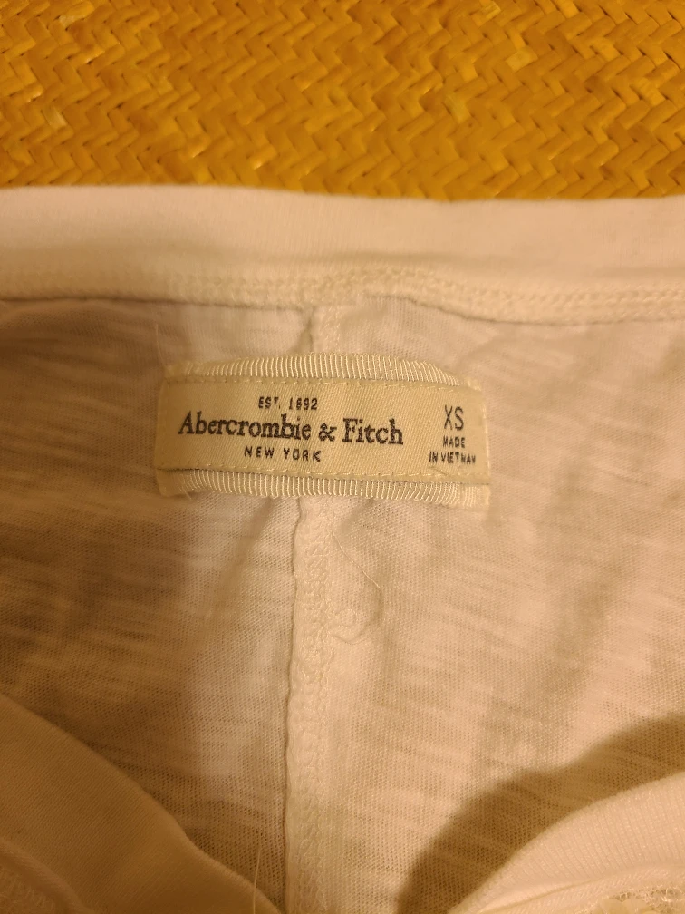 Abercrombie & Fitch white long sleeve image indicator(4)