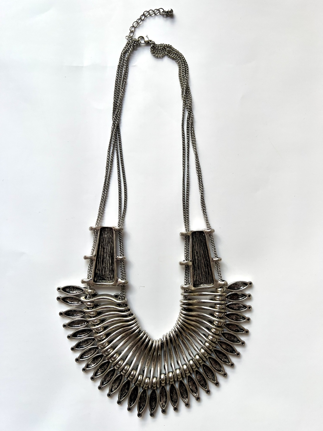 Brand new Urban Outfitters silver chunky necklace image indicator(4)