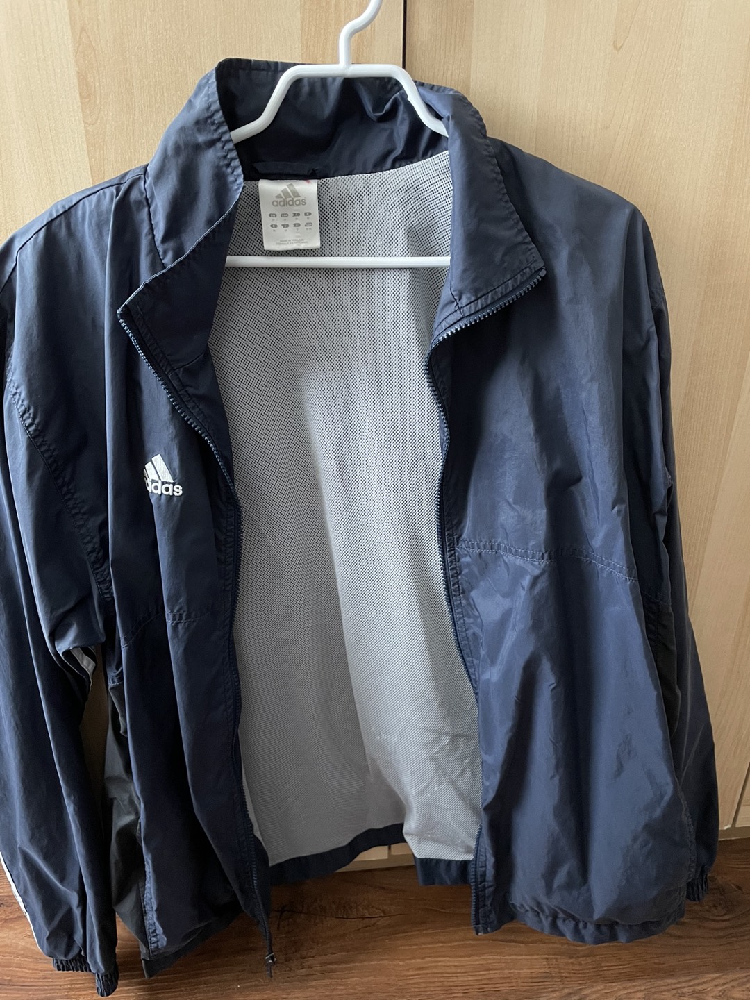 Adidas windbreaker jacket image indicator(2)