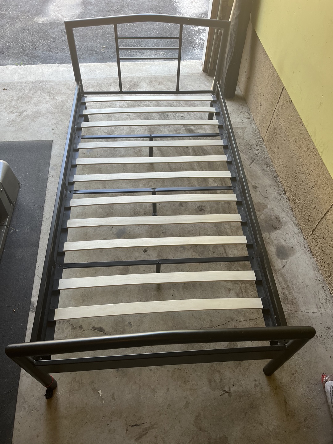 Twin size metal bed frame