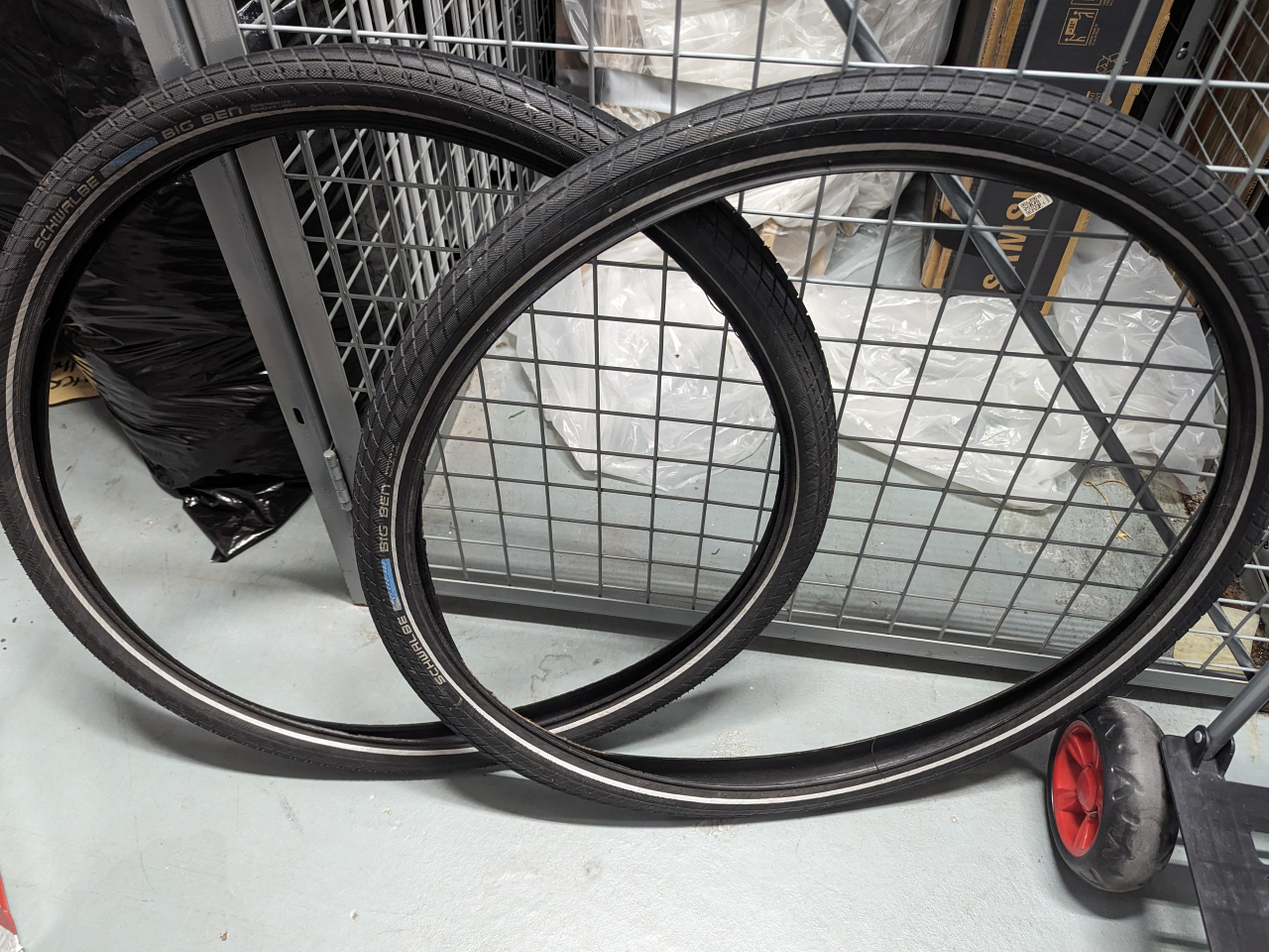Bike tire 27.5 x 2 - 650B, like new thumbnail