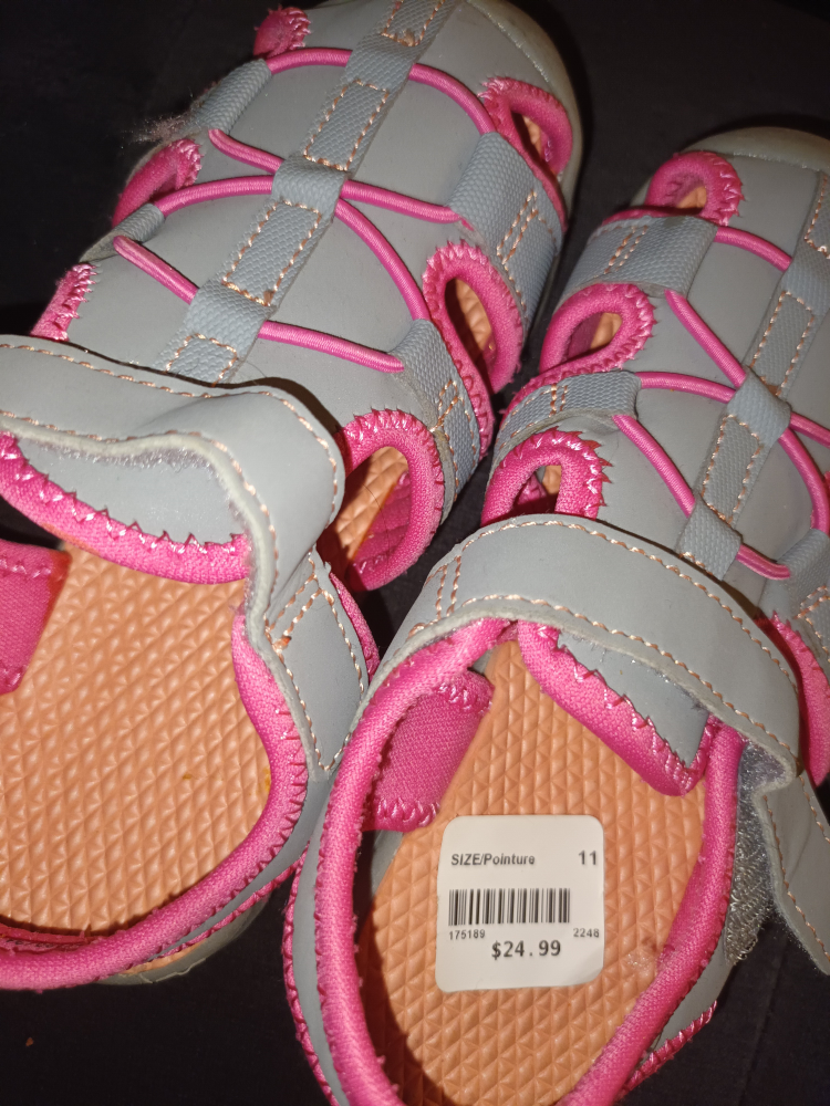 New kids shoes size 11 💰 image indicator(3)