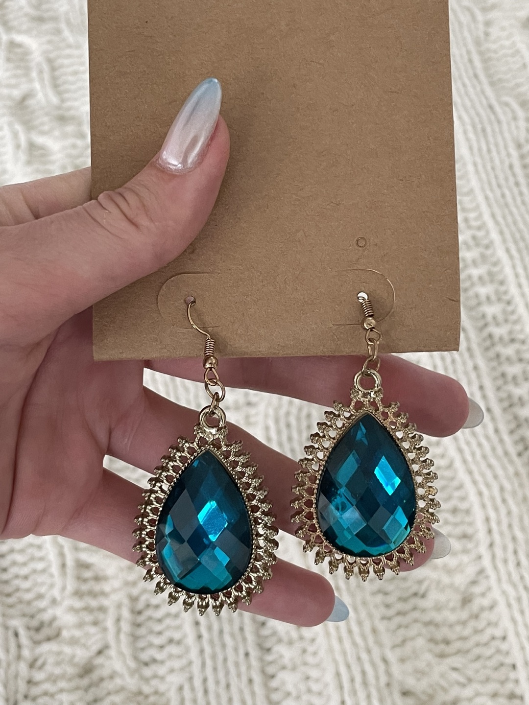 Costume jewelry image indicator(3)