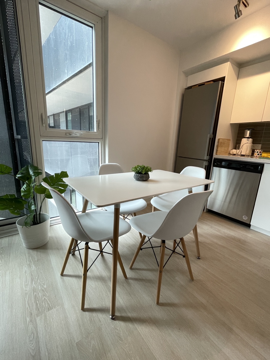 4- Person Dining Set (Rectangular table and 4 chairs) image indicator(8)